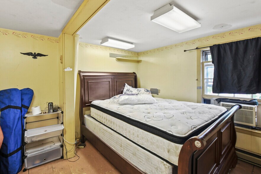 More Photos Of 51 Summer St, Worcester Auto Repair For Sale