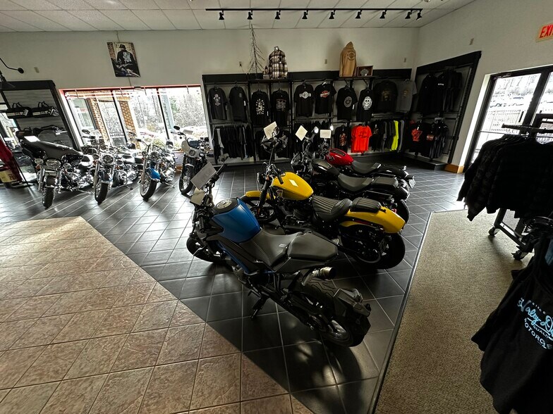 More Photos Of 1285 National Hwy, Cumberland Freestanding For Sale