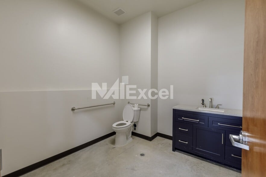 More Photos Of 2168 1500 N St st, Cedar City Airplane Hangar For Sale