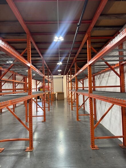 More Photos Of 238-256 W Chestnut Ave, Monrovia Warehouse For Lease
