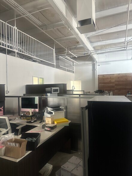 More Photos Of 121 N Dillon Ave, San Jacinto Office For Sale