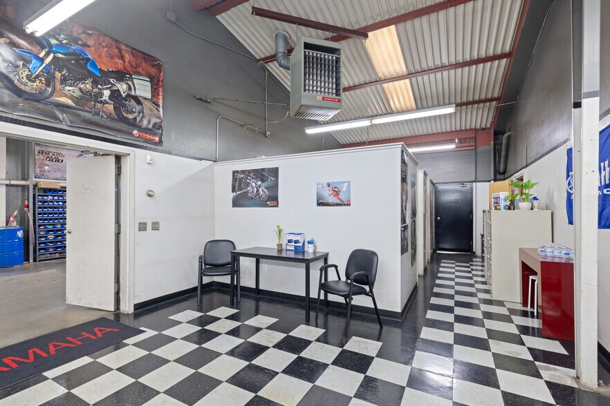 More Photos Of 735 Gilman St, Berkeley Showroom For Sale