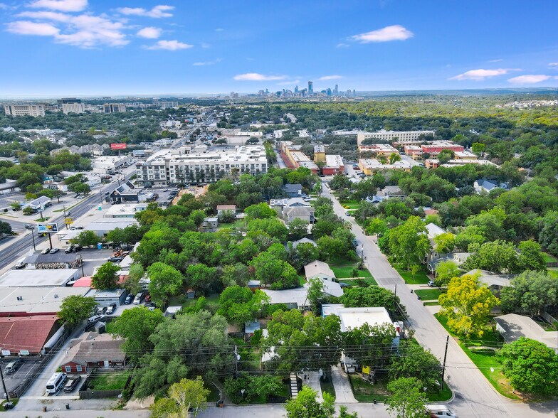 More Photos Of 2117 Shoalmont Dr, Austin Office Residential For Sale