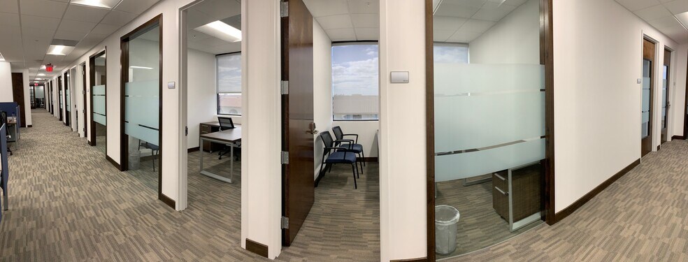 More Photos Of 1900 Glades Rd, Boca Raton Coworking Space