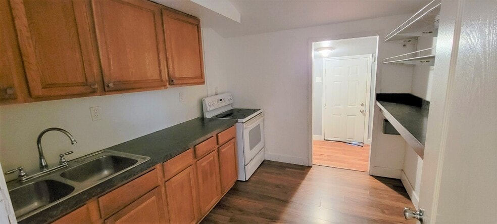 More Photos Of 1901 W Sligh Ave, Tampa Office For Sale