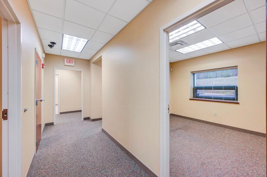 More Photos Of 1110 Clay Ave, Dunmore Medical For Lease