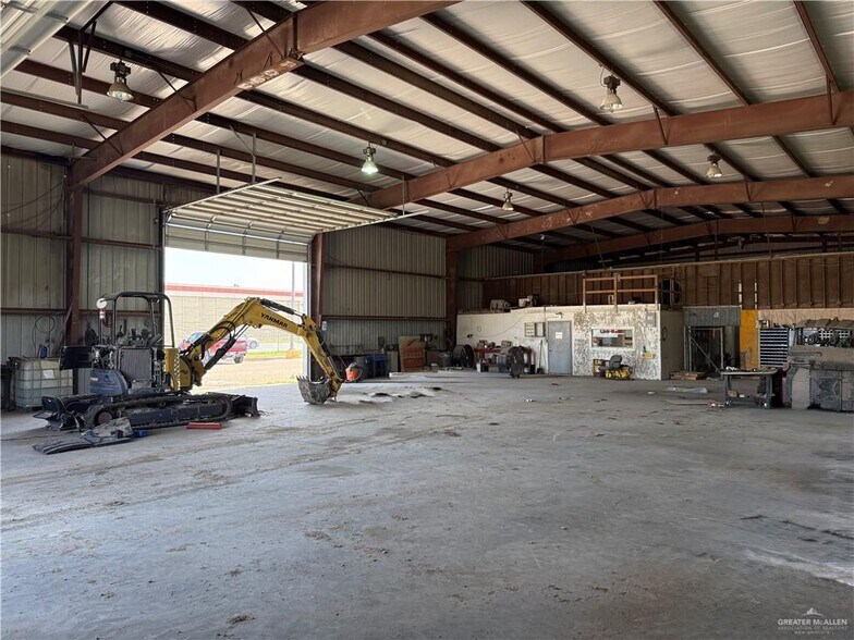 More Photos Of 110 E Expressway 83, La Feria Warehouse For Sale