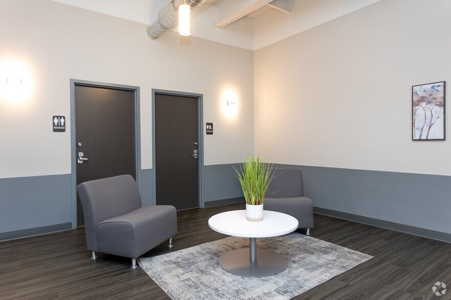 More Photos Of 700 N Cannon Blvd, Kannapolis Storefront Retail Office For Lease