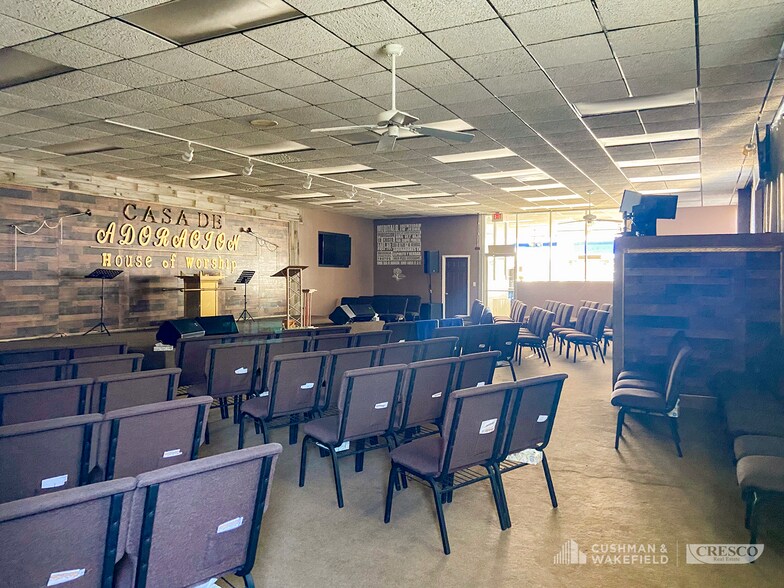 More Photos Of 6886 Pearl Rd, Middleburg Heights Office For Lease