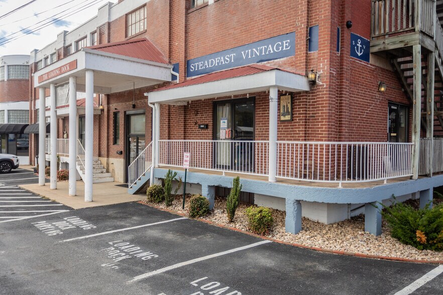 More Photos Of 406 W Spotswood Trl, Elkton Storefront For Sale