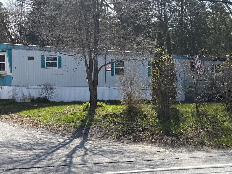 More Photos Of 384 Lake Ave, Lake Luzerne Manufactured Housing Mobile Home Park For Sale