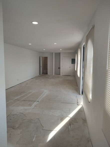 More Photos Of 1224 S Main St, Belen Freestanding For Lease