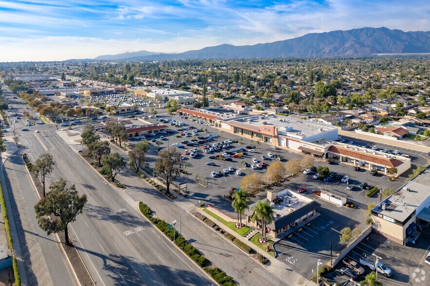 More Photos Of 711-785 W Foothill Blvd, Upland Storefront For Lease