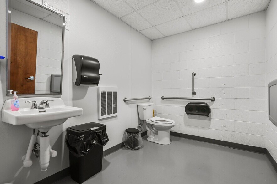 More Photos Of 5734 Durbin Rd, Bellville Specialty For Sale