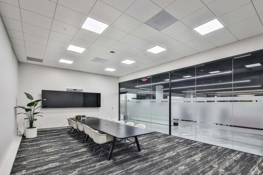 More Photos Of 2250 Maple Ave, Los Angeles Warehouse For Sale