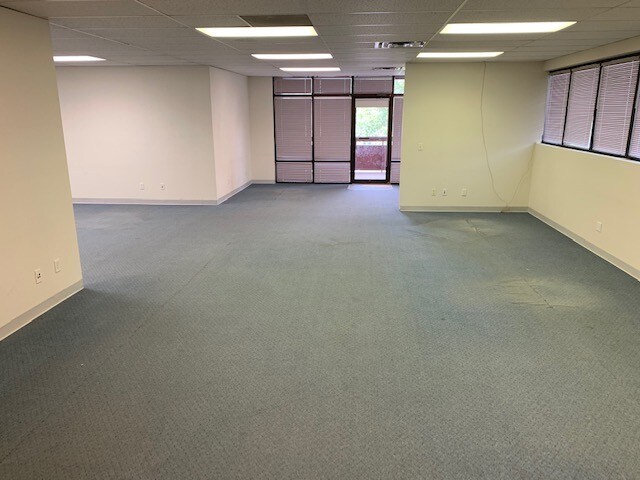 More Photos Of 3101-3121 Kintzley Ct, Laporte Storefront Retail Office For Lease