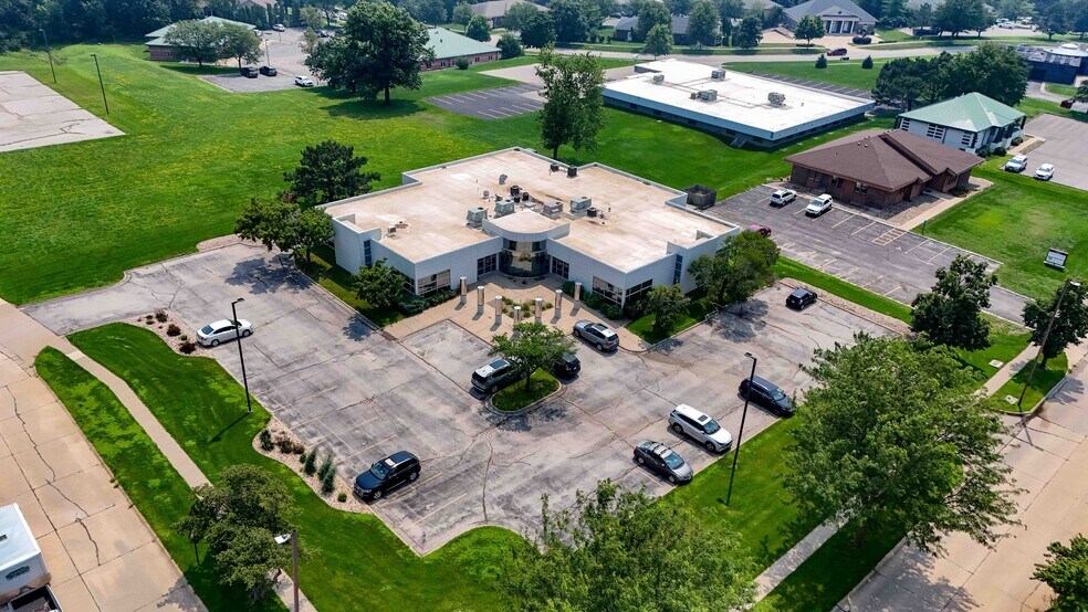 More Photos Of 3950 River Ridge Dr NE, Cedar Rapids Office For Sale