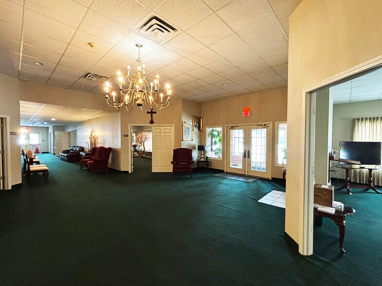 More Photos Of 3640 Clinton St, Buffalo Freestanding For Sale