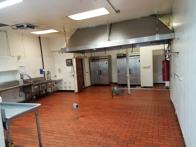 More Photos Of 400 California St, Socorro Restaurant For Lease