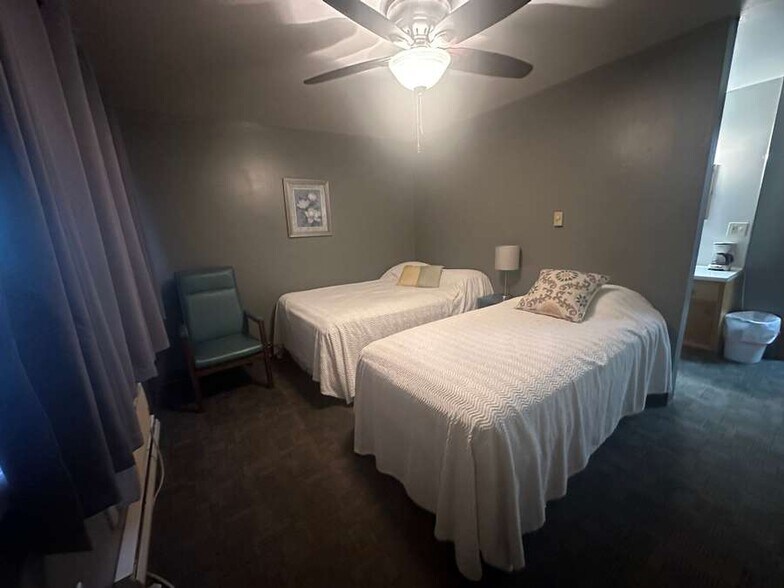 More Photos Of 810 E US Hwy 275, Ewing Hotel For Sale