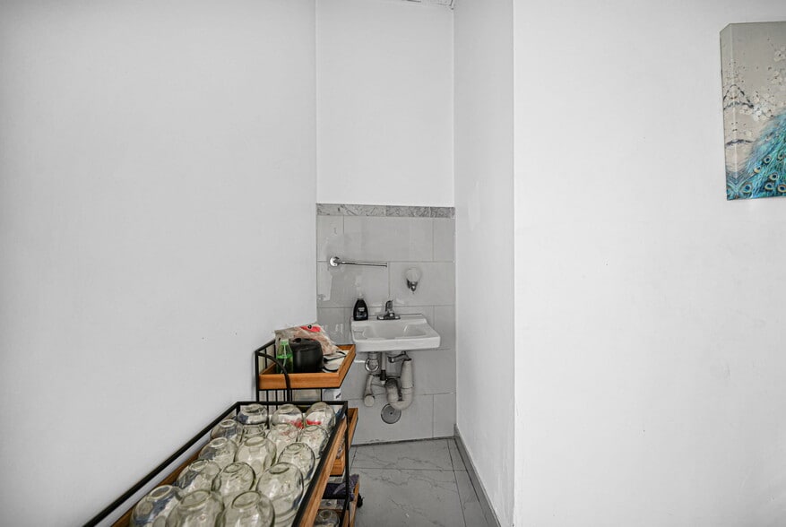 More Photos Of 2301 Wilton Dr, Wilton Manors Apartments For Sale
