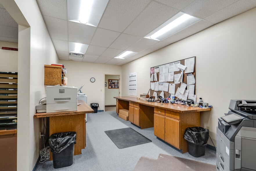 More Photos Of 121-127 E Main St, Ravenna Storefront Retail Office For Sale