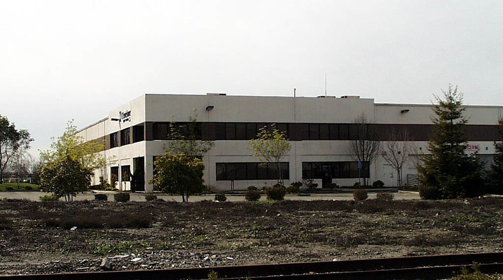 More Photos Of 1595 Crocker Ave, Hayward Manufacturing For Lease