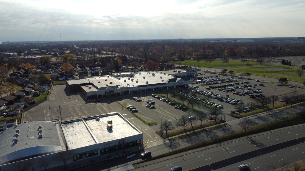 More Photos Of 15241 Michigan Ave, Dearborn Freestanding For Sale