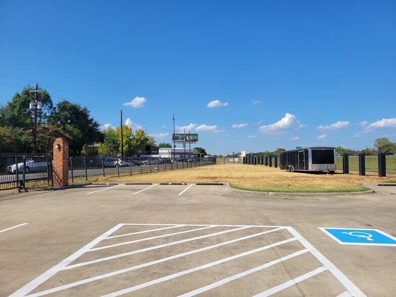 More Photos Of 2323 N Walton Walker Blvd, Dallas Office For Sale