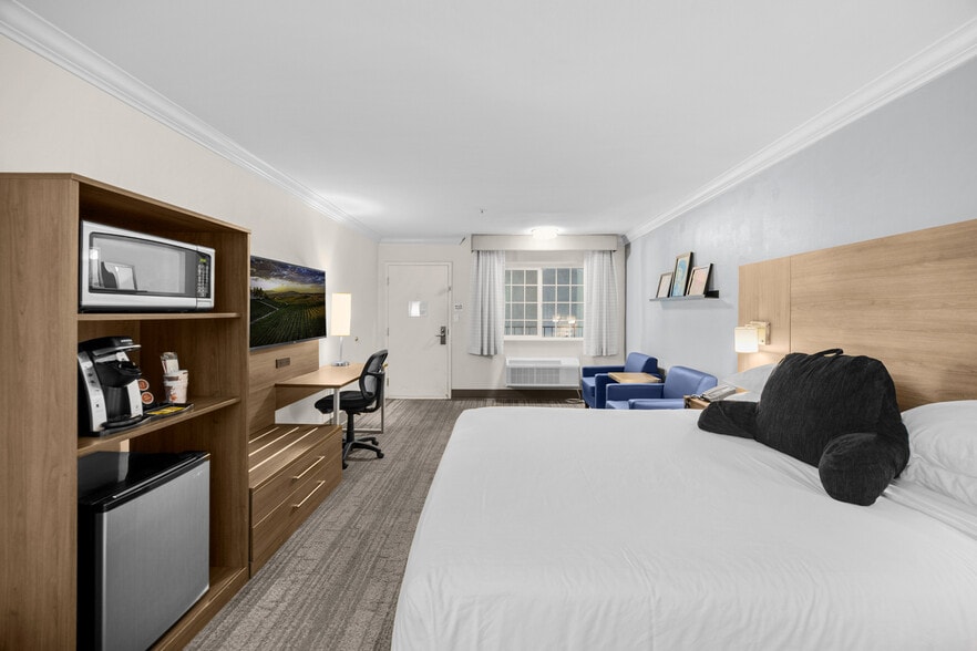 More Photos Of 28980 Old Town Front St, Temecula Hotel For Sale