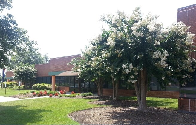 More Photos Of 4401-4453 Crossings Blvd, Prince George Office For Sale