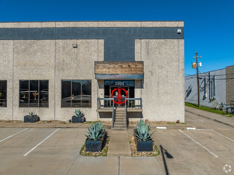 More Photos Of 3505 Garden Brook Dr, Farmers Branch Warehouse For Sale