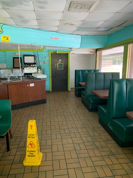More Photos Of 2409 N Alexander Dr, Baytown General Retail For Lease