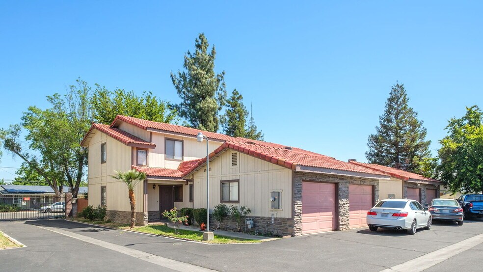 More Photos Of 4308 E Woodward Ave, Fresno Apartments For Sale