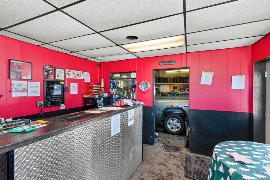 More Photos Of 108 S Front St, Coloma General Retail For Sale