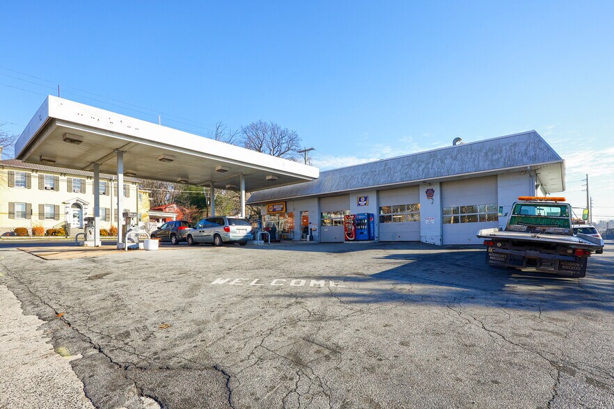 Primary Photo Of 640 N 9th St, Lebanon Auto Repair For Sale