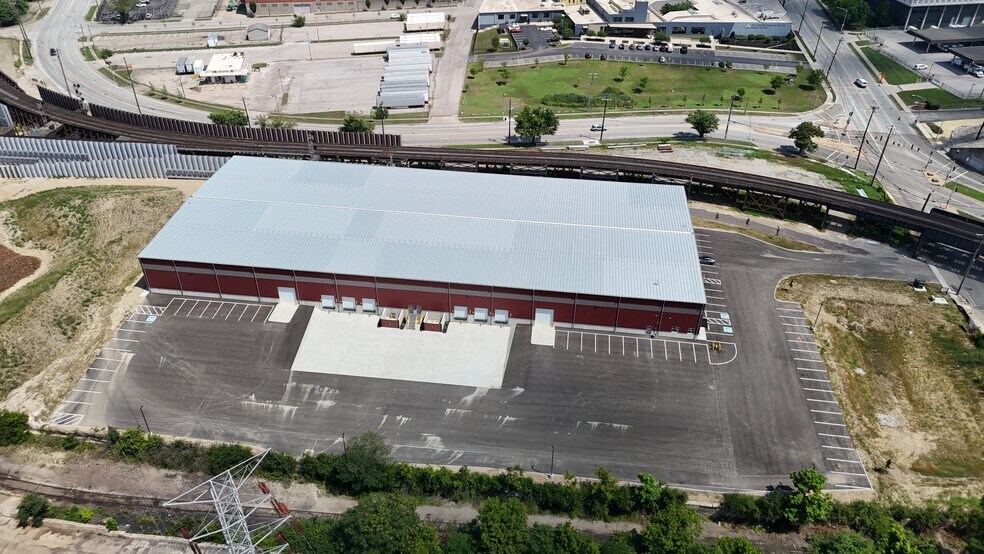 More Photos Of 299 Gest st, Cincinnati Manufacturing For Lease