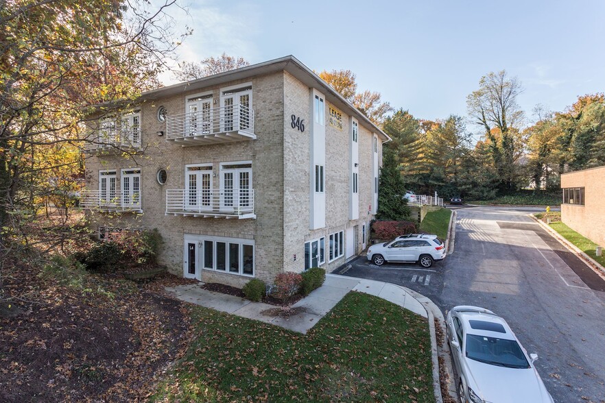 More Photos Of 846 Ritchie Hwy, Severna Park Office For Lease
