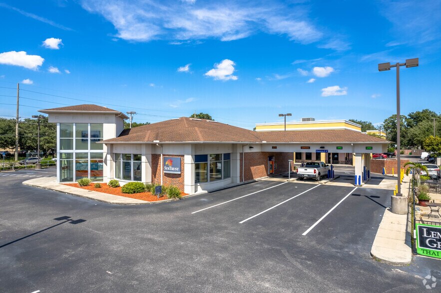 More Photos Of 11104 Bloomingdale Ave, Riverview Freestanding For Lease