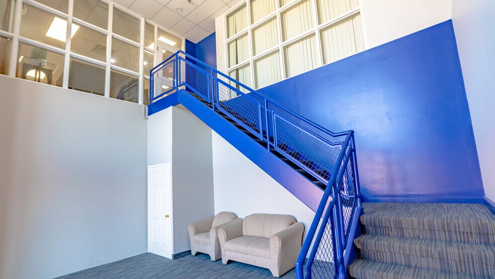 More Photos Of 1225 Kennedy Rd, Toronto General Retail For Lease