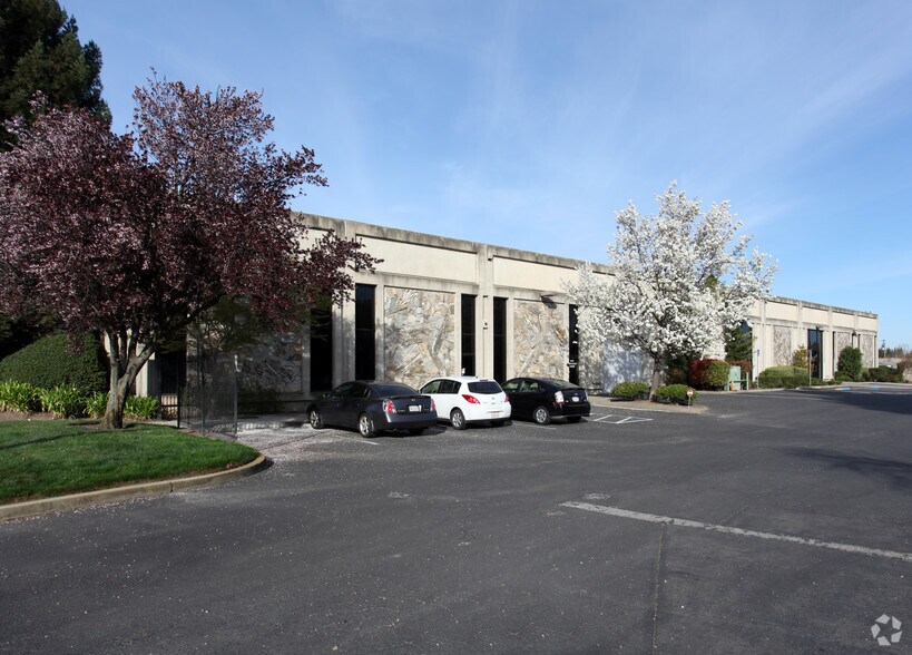 More Photos Of 11455 Folsom Blvd, Rancho Cordova Showroom For Sale