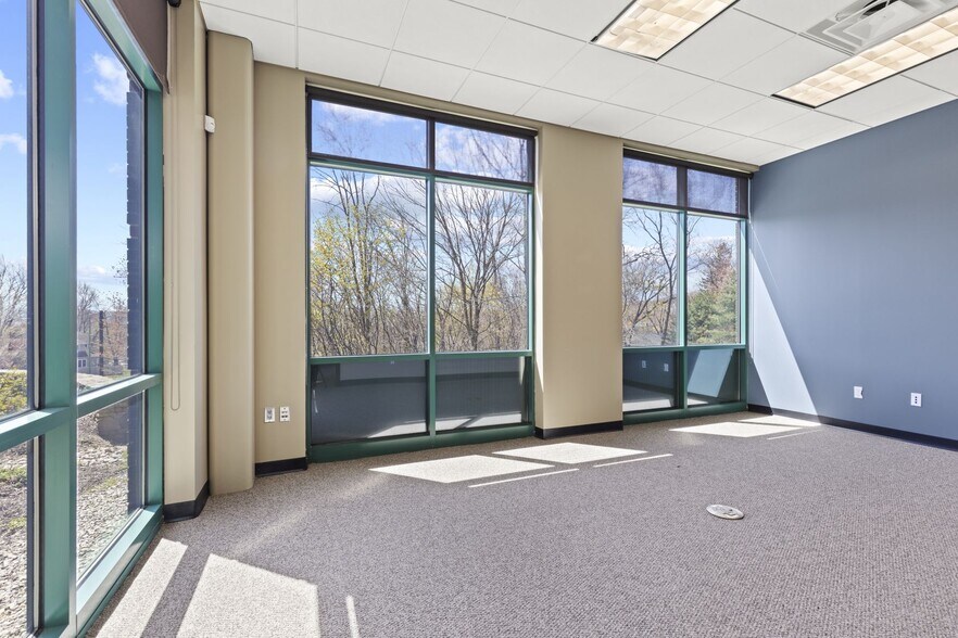More Photos Of 93 Lake Ave, Danbury Office For Lease