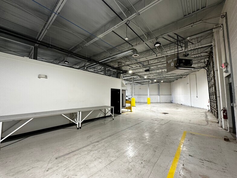 More Photos Of 3155 Bermuda St, Ferndale Manufacturing For Lease