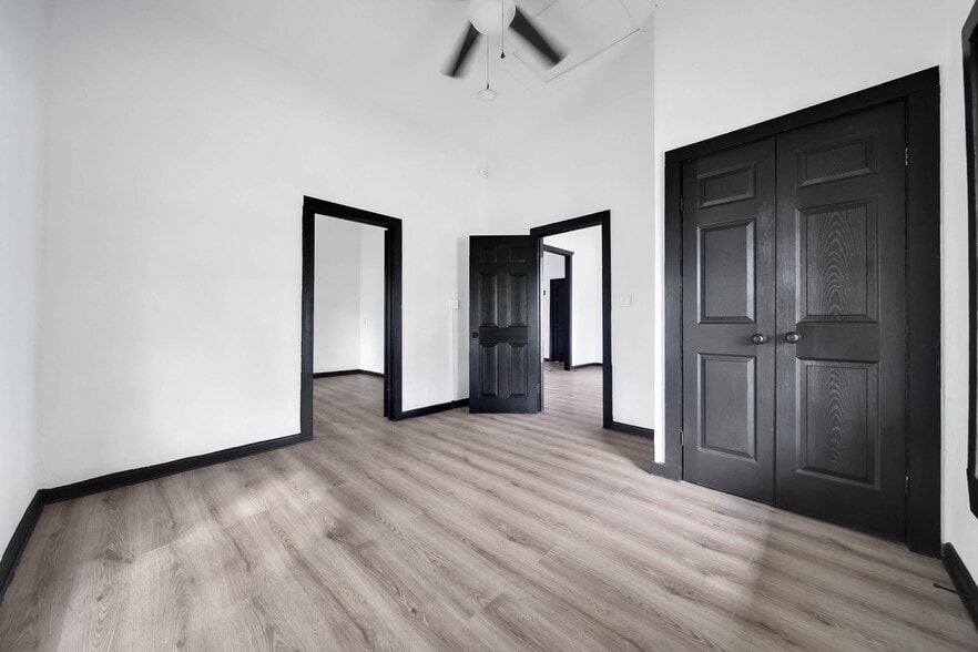 More Photos Of 106 Spring School Rd, Spring Storefront Retail Office For Sale