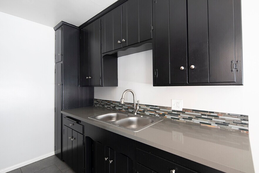 More Photos Of 4470 Euclid Ave, San Diego Apartments For Sale