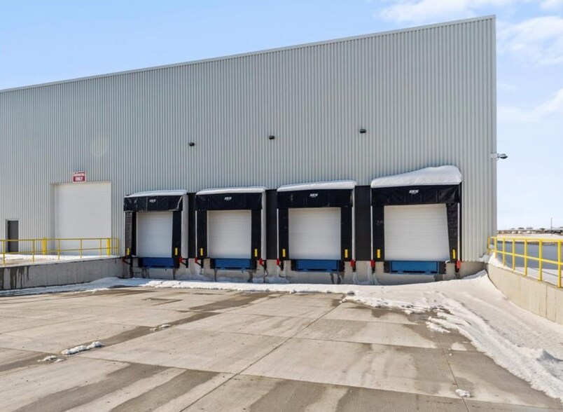 More Photos Of 395 Patillo Rd, Tecumseh Warehouse For Lease