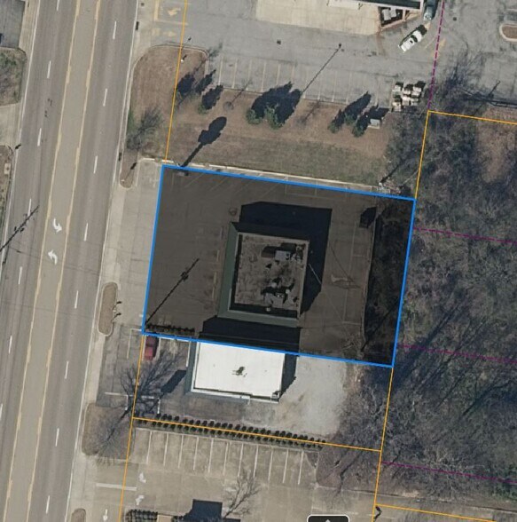 More Photos Of 920 S Gloster St, Tupelo Restaurant For Lease