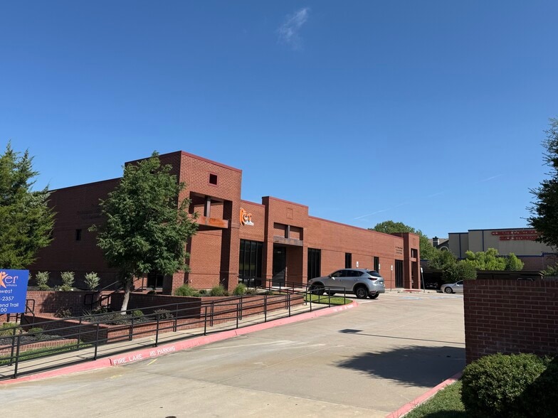 More Photos Of 6116 Oakbend Trl, Fort Worth Medical For Lease