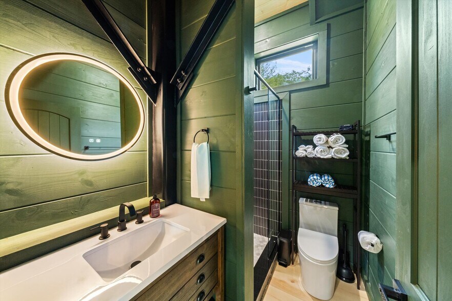 More Photos Of 1708 Minty Way, Sevierville Hotel For Sale