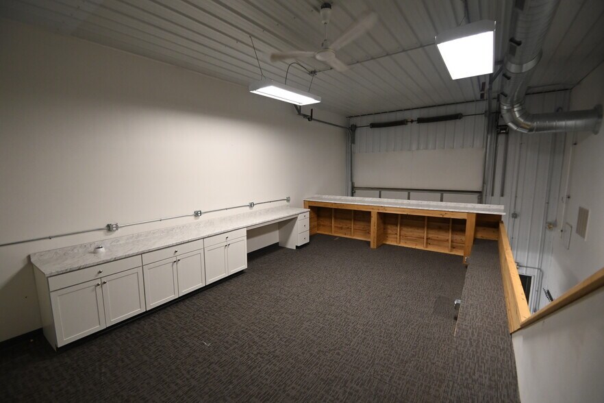 More Photos Of 1501 21st Ave N, Fargo Light Manufacturing For Lease